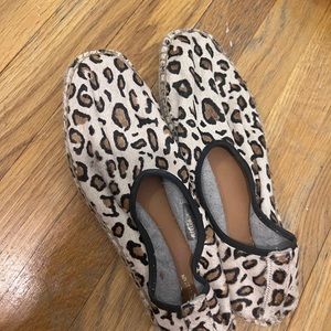 Andre Assous Slip On size 9 Espadrille